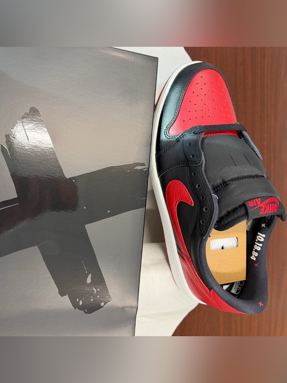 Jordan 1 OG Low BRED 10.5 - Picture 6 of 8